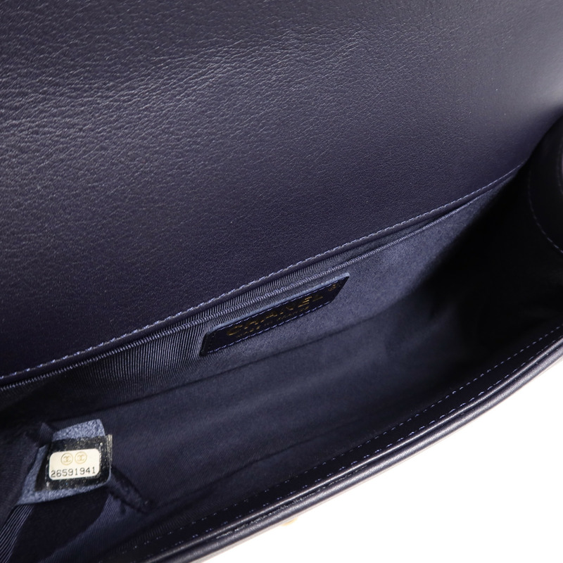 CHANEL 羊皮皮革Boy 25鏈帶肩背袋-4