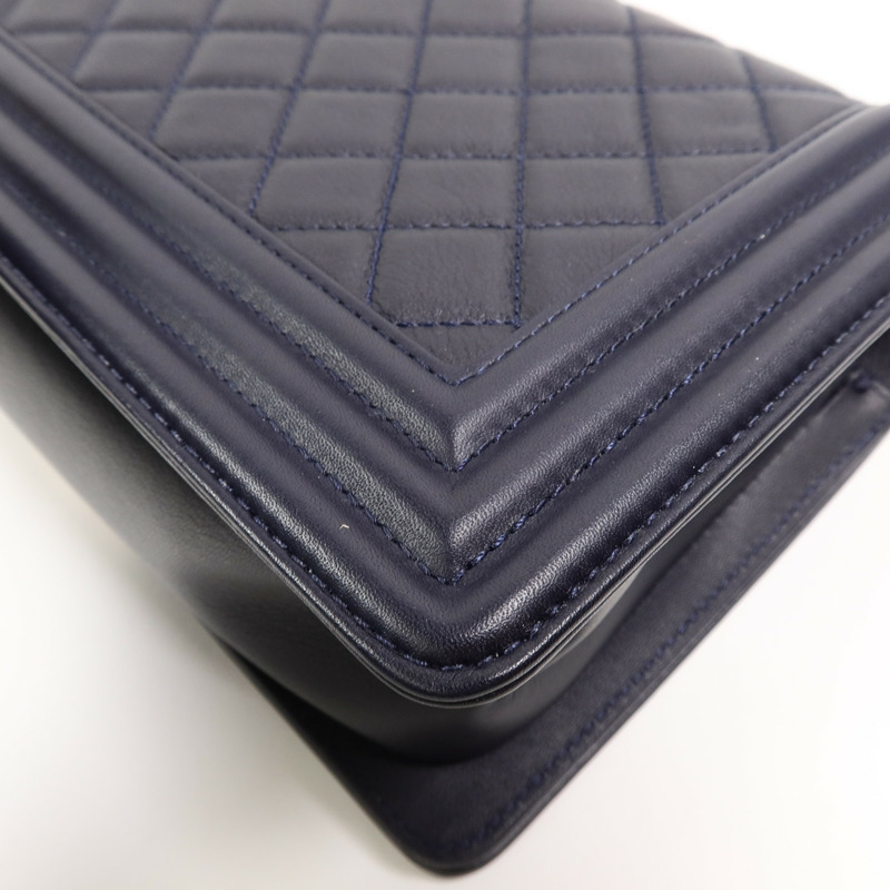 CHANEL 羊皮皮革Boy 25鏈帶肩背袋-12