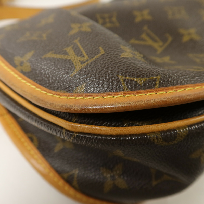 LOUIS VUITTON Monogram Menilmontant PM肩背袋-9