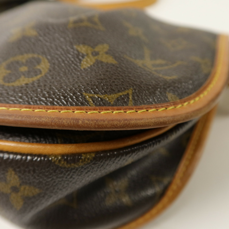 LOUIS VUITTON Monogram Menilmontant PM肩背袋-10