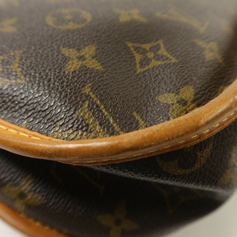 LOUIS VUITTON Monogram Menilmontant PM肩背袋-11