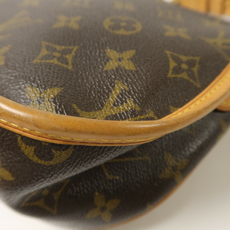 LOUIS VUITTON Monogram Menilmontant PM肩背袋-12