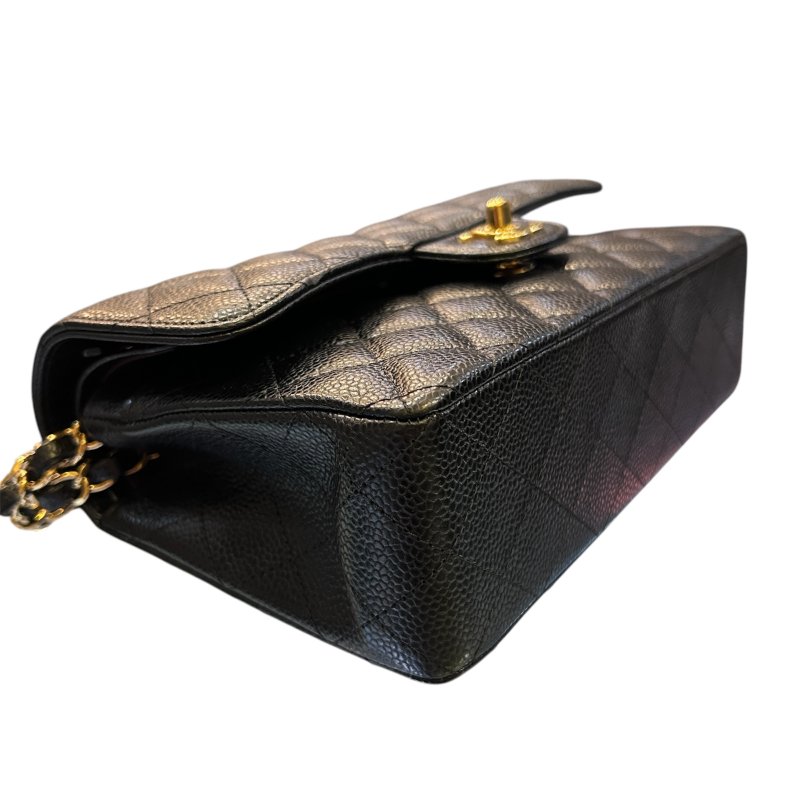 CHANEL黑色荔枝皮金扣肩背包-6