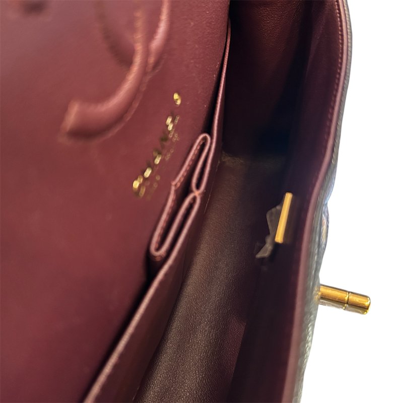 CHANEL黑色荔枝皮金扣肩背包-8