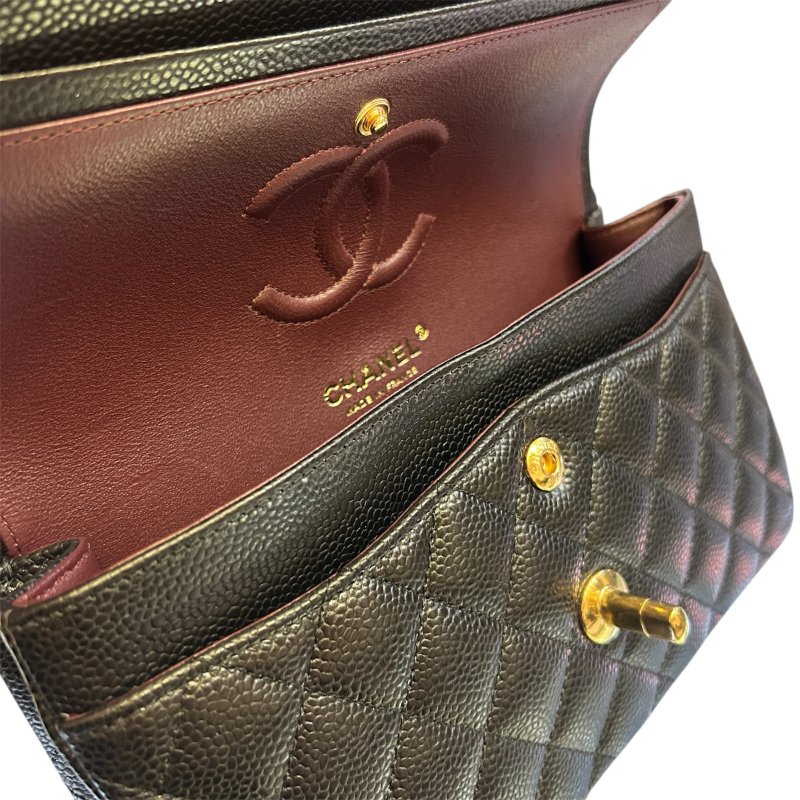 CHANEL黑色荔枝皮金扣肩背包-9