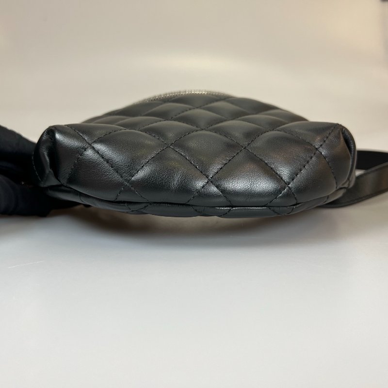 CHANEL 菱格紋櫃姐包 羊皮黑 32開-4