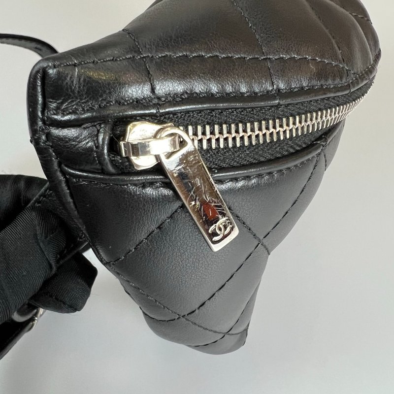 CHANEL 菱格紋櫃姐包 羊皮黑 32開-5