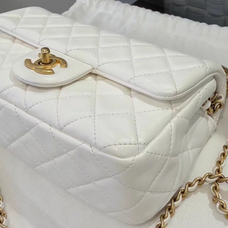 CHANEL香奈兒白色金球miniCF99新小香粉絲的夢中情包-18