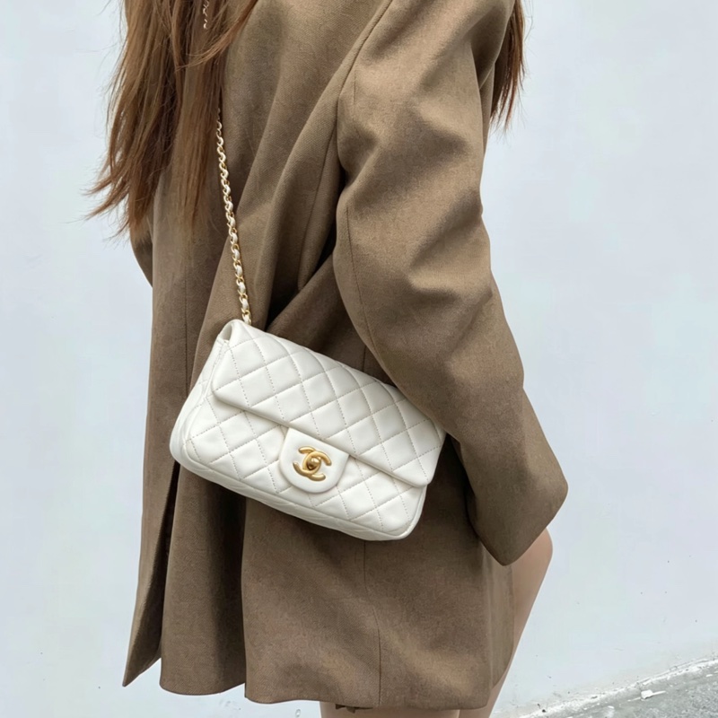 CHANEL香奈兒白色金球miniCF99新小香粉絲的夢中情包-26