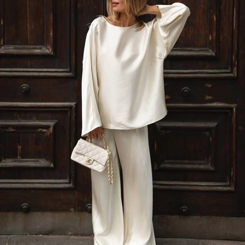 CHANEL香奈兒白色金球miniCF99新小香粉絲的夢中情包-30