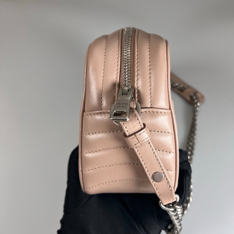 PRADA 1BH083 粉色銀扣相機包-3