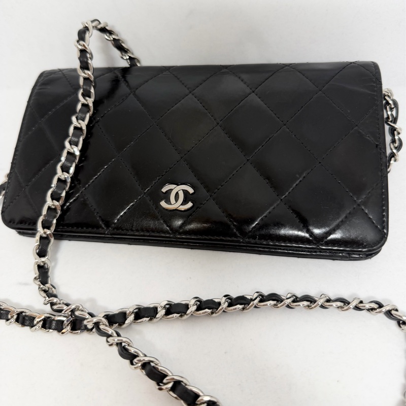 香奈兒 長夾 黑色皮革 亮面皮 腋下包 斜背包 斜挎包 皮革 側背包 斜挎包 斜背包 鏈條包 chanel black wallet  bag/crossbody bag-0