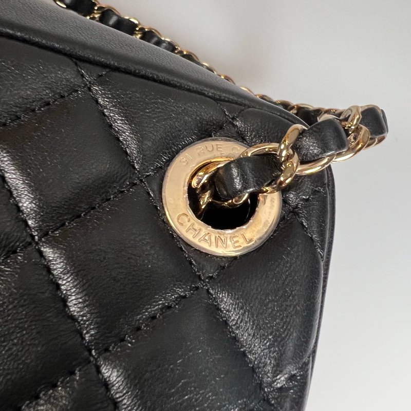 CHANEL 菱格肩背包牛皮黑 保卡款26開-13