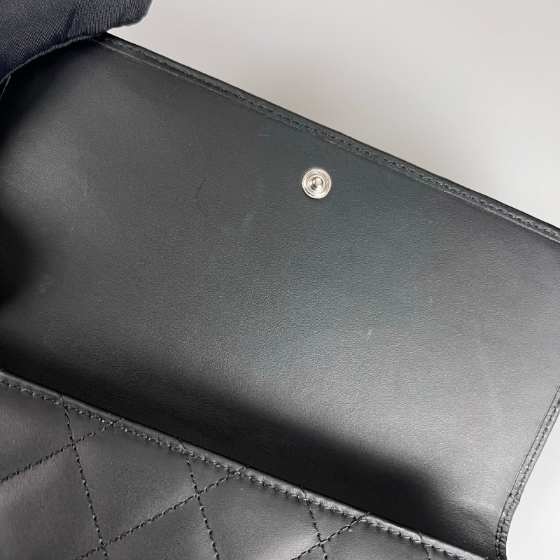 CHANEL 康朋扣式對開長夾 黑  17開-5