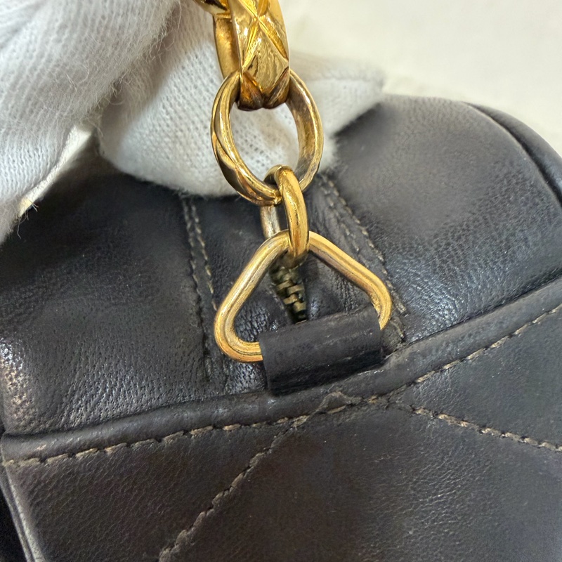 CHANEL 黑羊皮 金球 雕花鍊 流蘇 方包 相機包 斜背包 前口袋 老香 vintage-21