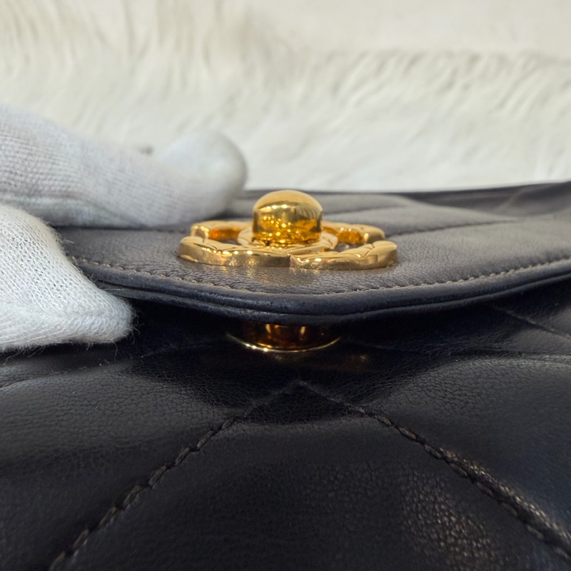 CHANEL 黑羊皮 金球 雕花鍊 流蘇 方包 相機包 斜背包 前口袋 老香 vintage-27