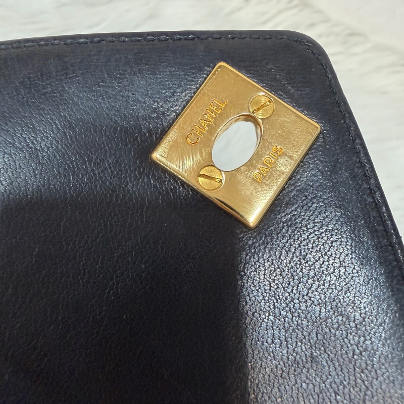 CHANEL 黑羊皮 金球 雕花鍊 流蘇 方包 相機包 斜背包 前口袋 老香 vintage-45
