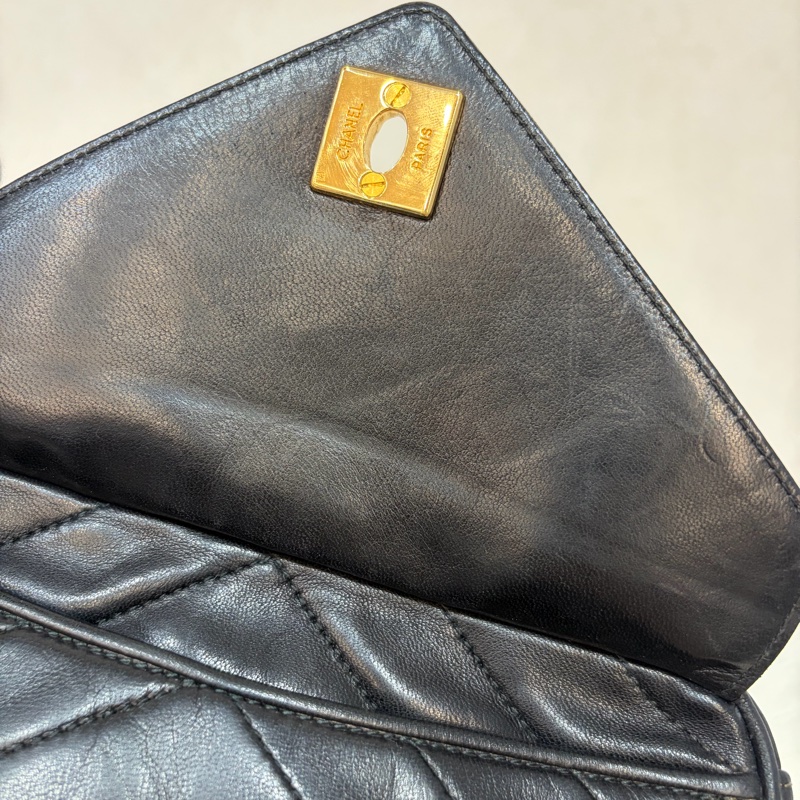 CHANEL 黑羊皮 金球 雕花鍊 流蘇 方包 相機包 斜背包 前口袋 老香 vintage-47