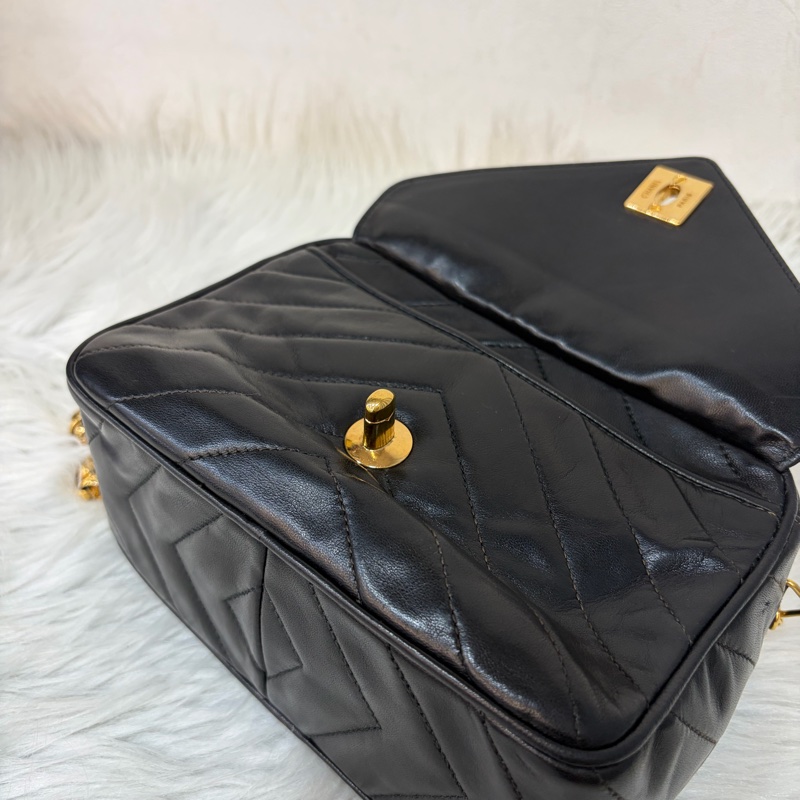 CHANEL 黑羊皮 金球 雕花鍊 流蘇 方包 相機包 斜背包 前口袋 老香 vintage-56