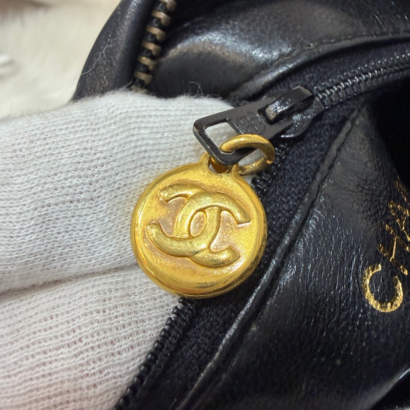 CHANEL 黑羊皮 金球 雕花鍊 流蘇 方包 相機包 斜背包 前口袋 老香 vintage-74
