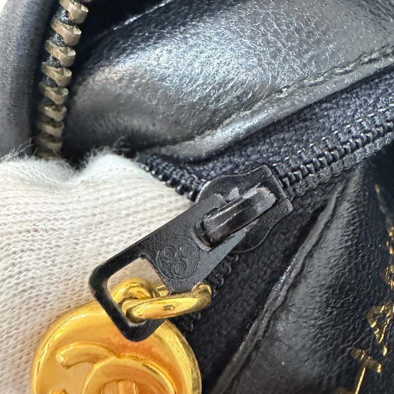 CHANEL 黑羊皮 金球 雕花鍊 流蘇 方包 相機包 斜背包 前口袋 老香 vintage-75