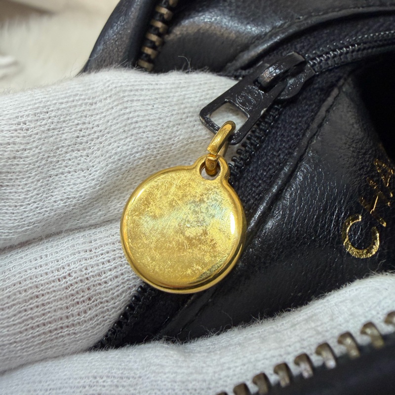 CHANEL 黑羊皮 金球 雕花鍊 流蘇 方包 相機包 斜背包 前口袋 老香 vintage-76