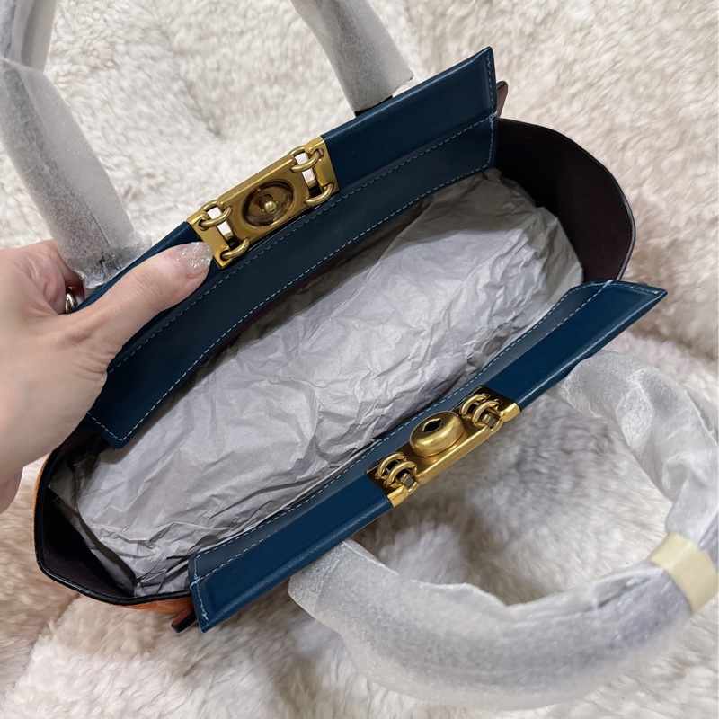 未使用coach troupe 拼接色手提肩背包（原價27800元）-28