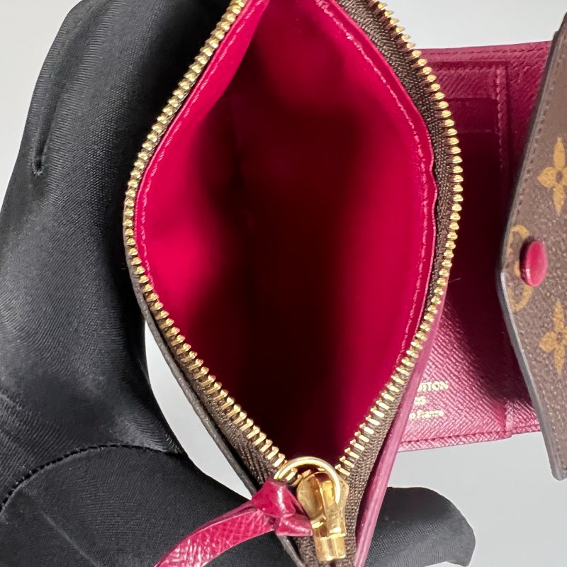 LV M41938  老花紫紅豆豆Victorine短夾-6