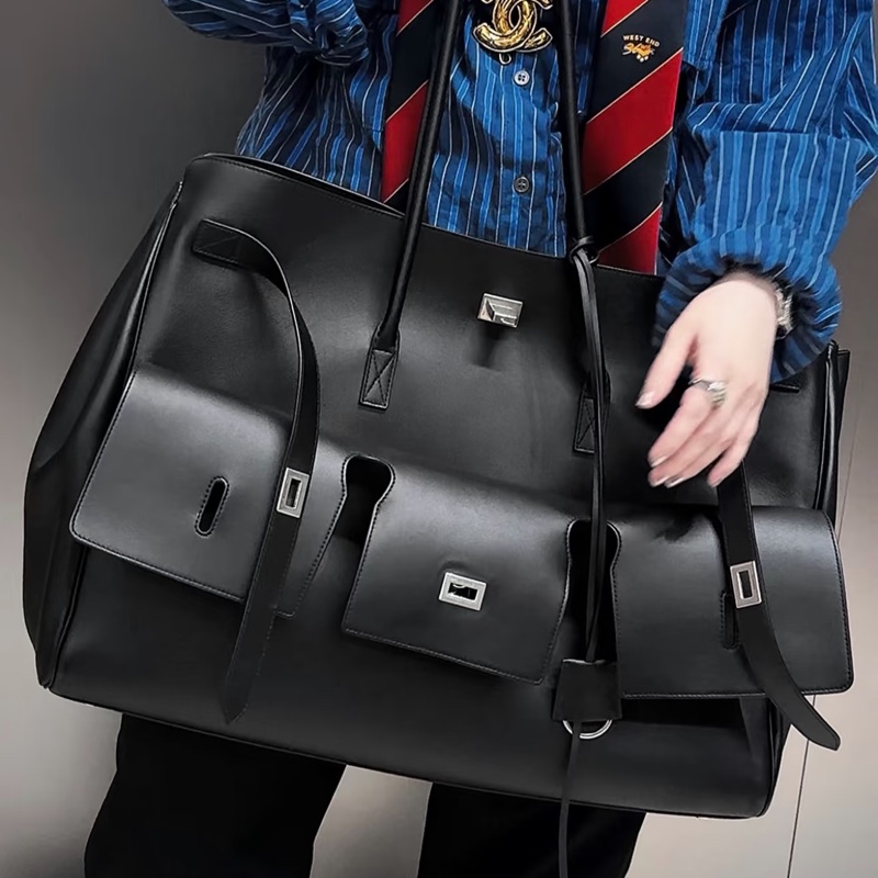 全新BALENCIAGA 黑銀 belair carryall 機場包 大號 台灣專櫃購入25萬-10