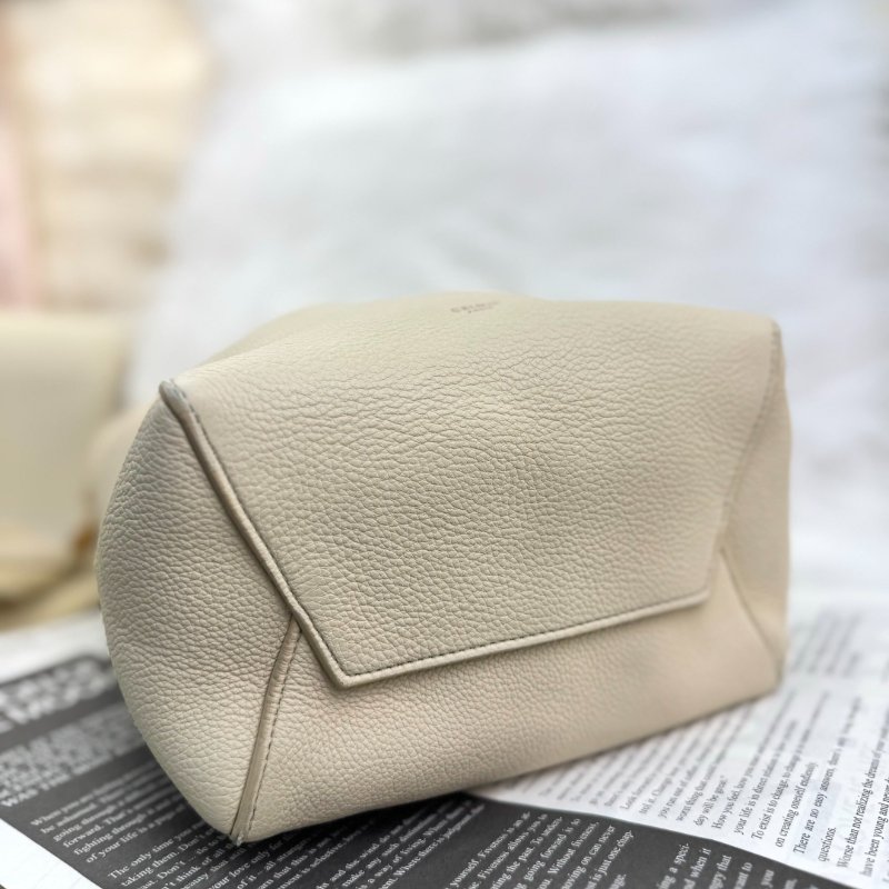 CELINE Sangle 白色 荔枝牛皮  小號 水桶包-2