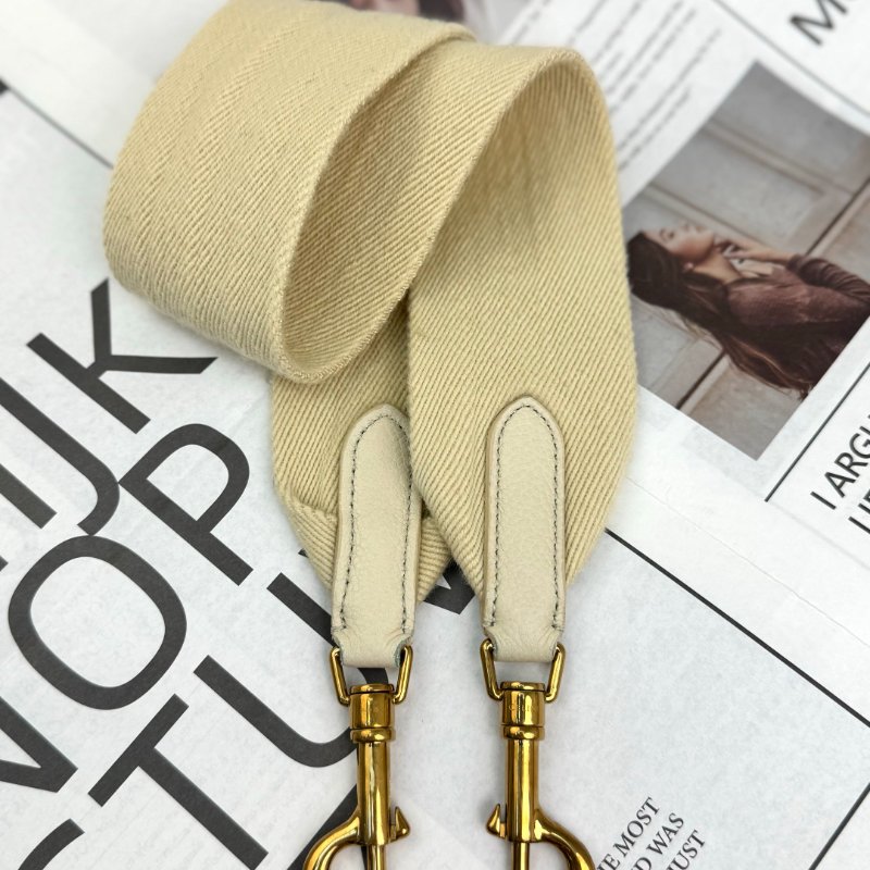 CELINE Sangle 白色 荔枝牛皮  小號 水桶包-4