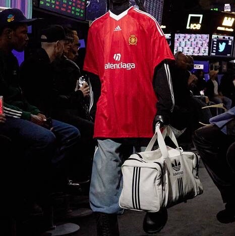 近全新 巴黎世家 adidas 23SS 秀款 LARGE BAGGY 牛仔褲 S碼 藍