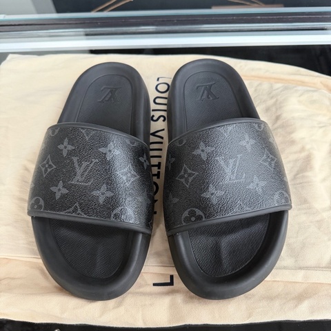 Louis Vuitton 黑色老花拖鞋