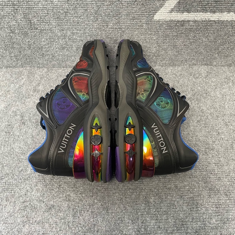 LV黑色皮面鐳射老花網面運動鞋40.5碼-4