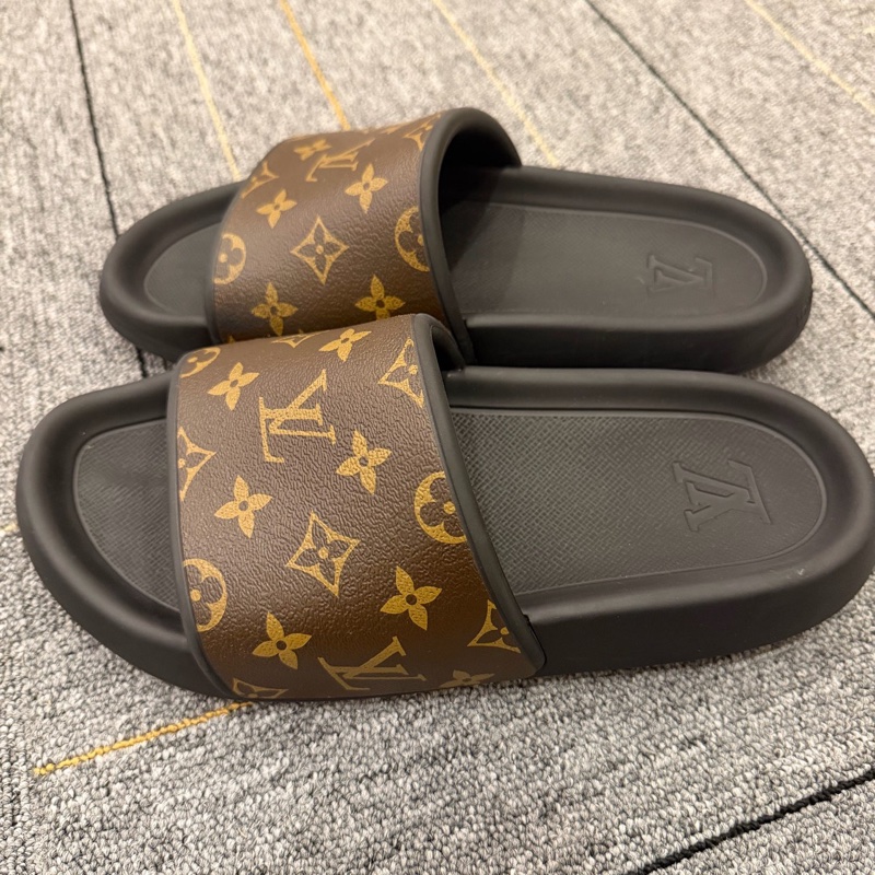 LOUIS VUITTON Waterfront 棕色老花拖鞋-1