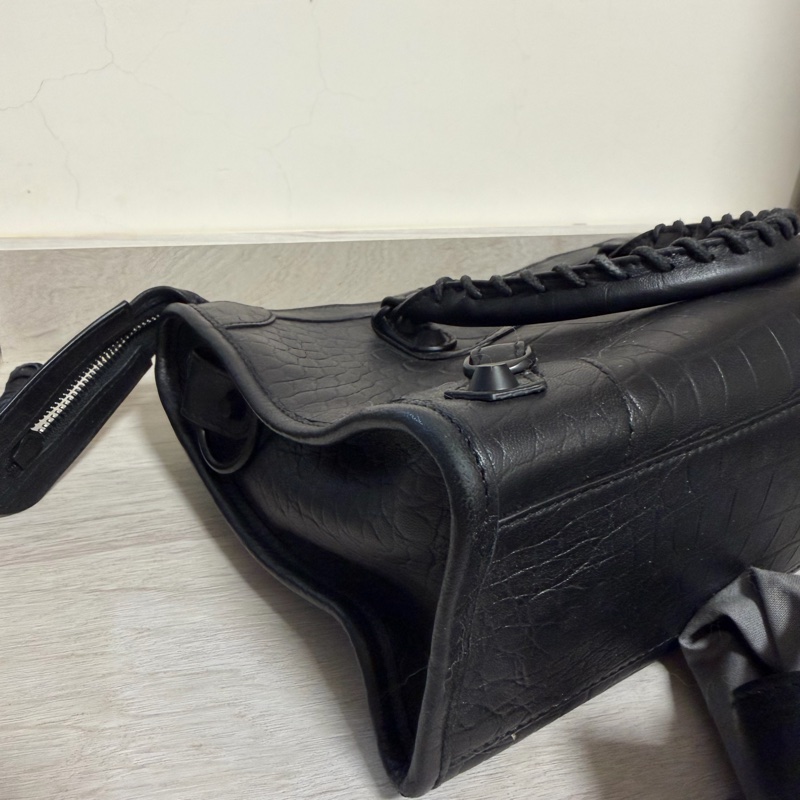 Balenciaga S city 壓紋機車包-3