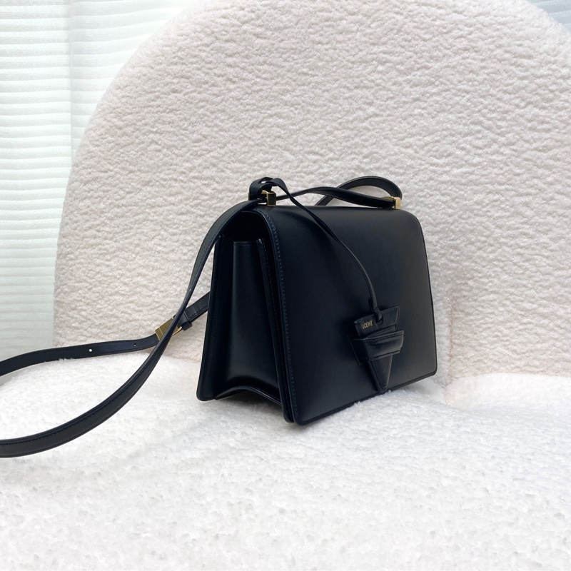 羅意威Loewe巴塞隆納黑色牛皮金釦Barcelona三角下蓋側背包🖤極簡高級感必收款-3