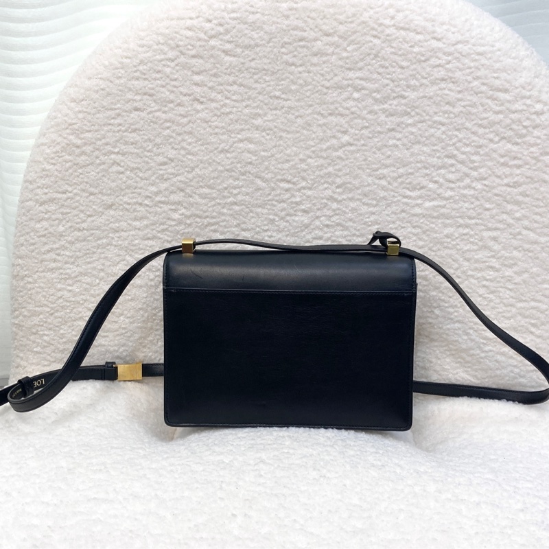 羅意威Loewe巴塞隆納黑色牛皮金釦Barcelona三角下蓋側背包🖤極簡高級感必收款-5