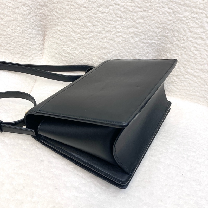 羅意威Loewe巴塞隆納黑色牛皮金釦Barcelona三角下蓋側背包🖤極簡高級感必收款-16