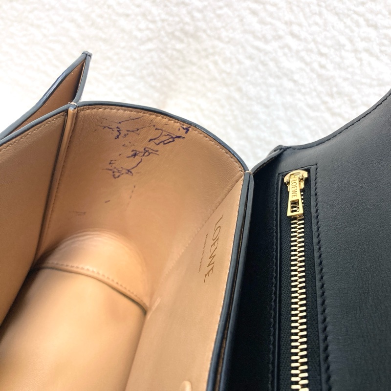 羅意威Loewe巴塞隆納黑色牛皮金釦Barcelona三角下蓋側背包🖤極簡高級感必收款-22