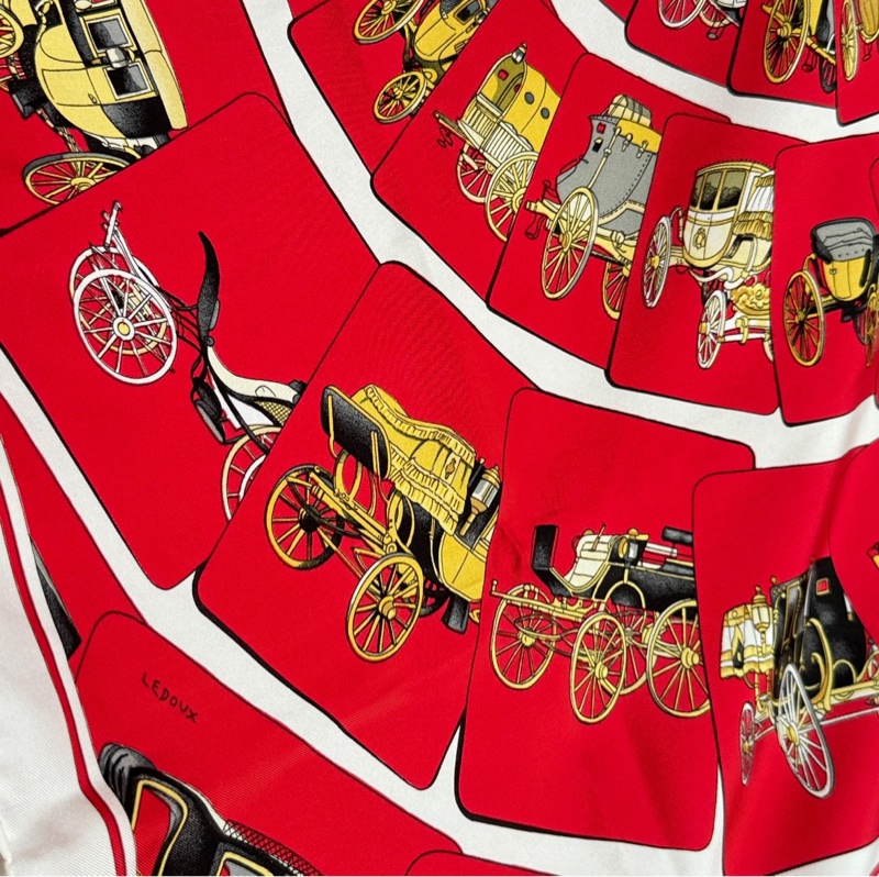 【氣質滿滿✨紅色顯白❤️全網獨有❗️】Hermes 愛馬仕 中古Vintage絲巾 旋轉馬車圖案-4