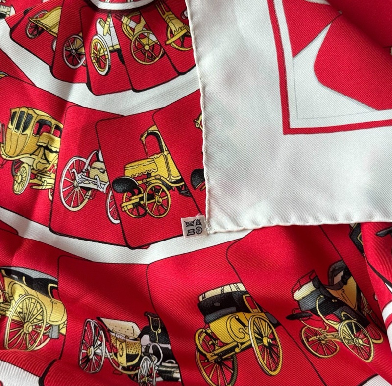 【氣質滿滿✨紅色顯白❤️全網獨有❗️】Hermes 愛馬仕 中古Vintage絲巾 旋轉馬車圖案-6