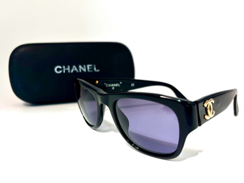 【G-Dragon同款🫦全網最低價✨】Chanel香奈兒 黑金寬腿格菱紋logo中古墨鏡-1