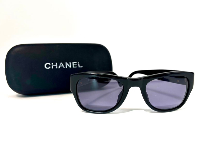 【G-Dragon同款🫦全網最低價✨】Chanel香奈兒 黑金寬腿格菱紋logo中古墨鏡-2