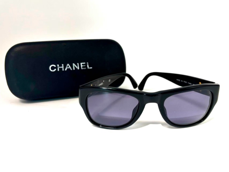 【G-Dragon同款🫦全網最低價✨】Chanel香奈兒 黑金寬腿格菱紋logo中古墨鏡-3