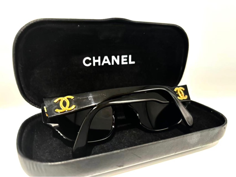【G-Dragon同款🫦全網最低價✨】Chanel香奈兒 黑金寬腿格菱紋logo中古墨鏡-6