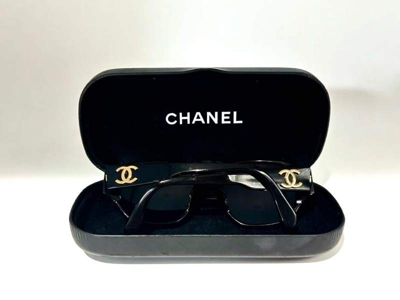 【G-Dragon同款🫦全網最低價✨】Chanel香奈兒 黑金寬腿格菱紋logo中古墨鏡-7