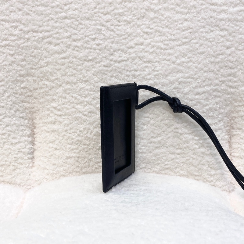 BV寶緹嘉Bottega Veneta黑色編織皮革Cassette證件套🖤質感極簡掛繩卡套701460-3