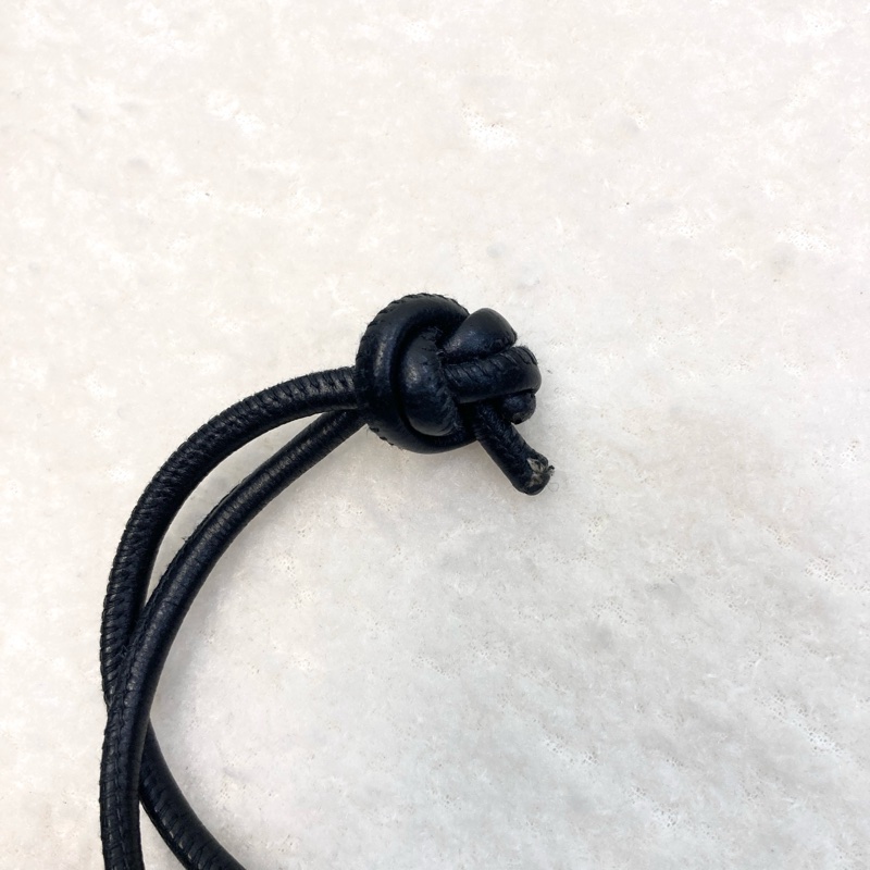 BV寶緹嘉Bottega Veneta黑色編織皮革Cassette證件套🖤質感極簡掛繩卡套701460-9