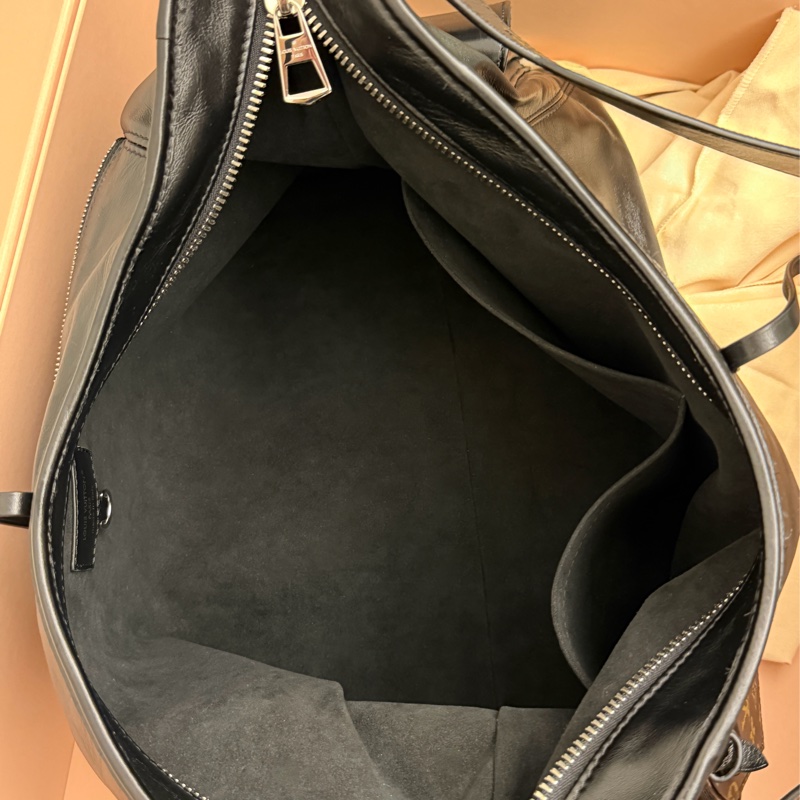 LV Carry all travel bag-8